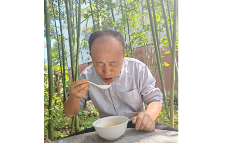 2025 健康飲食趨勢：天然食材成主流，隨州葛根粉走進(jìn)老年人餐桌